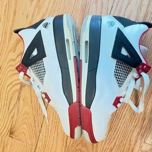Jordan’s 4s Spike Lee’s Size 6 (kids)